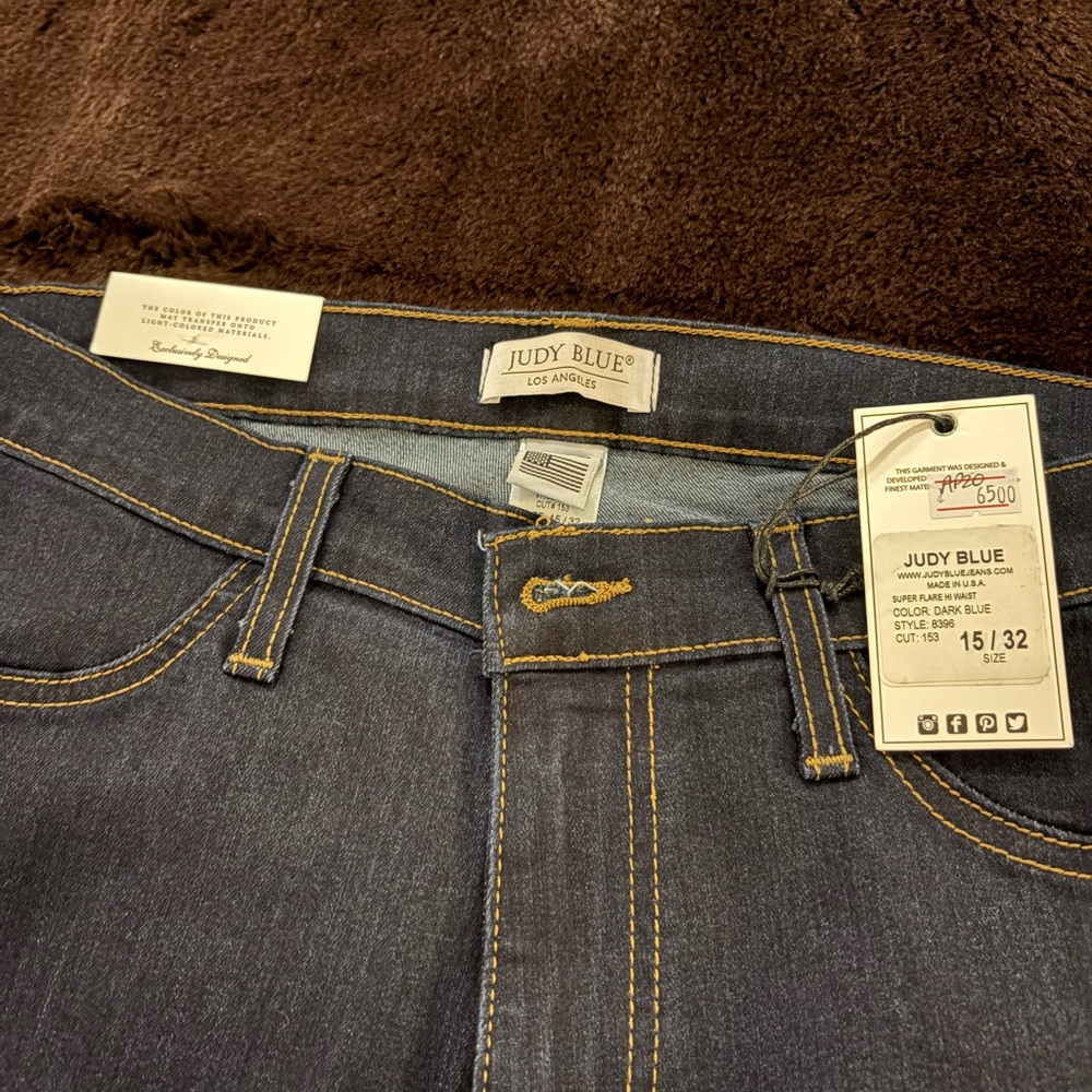 Judy Blue Men’s Dark Blue Slim Straight Jeans with Contrast Stitching